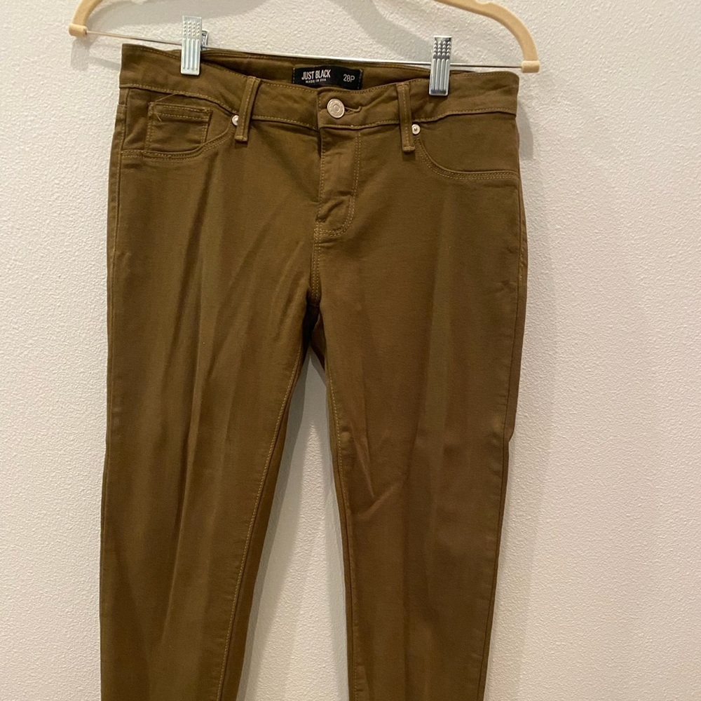 Just Black. Moss green, ankle skinny pants. Size 28P